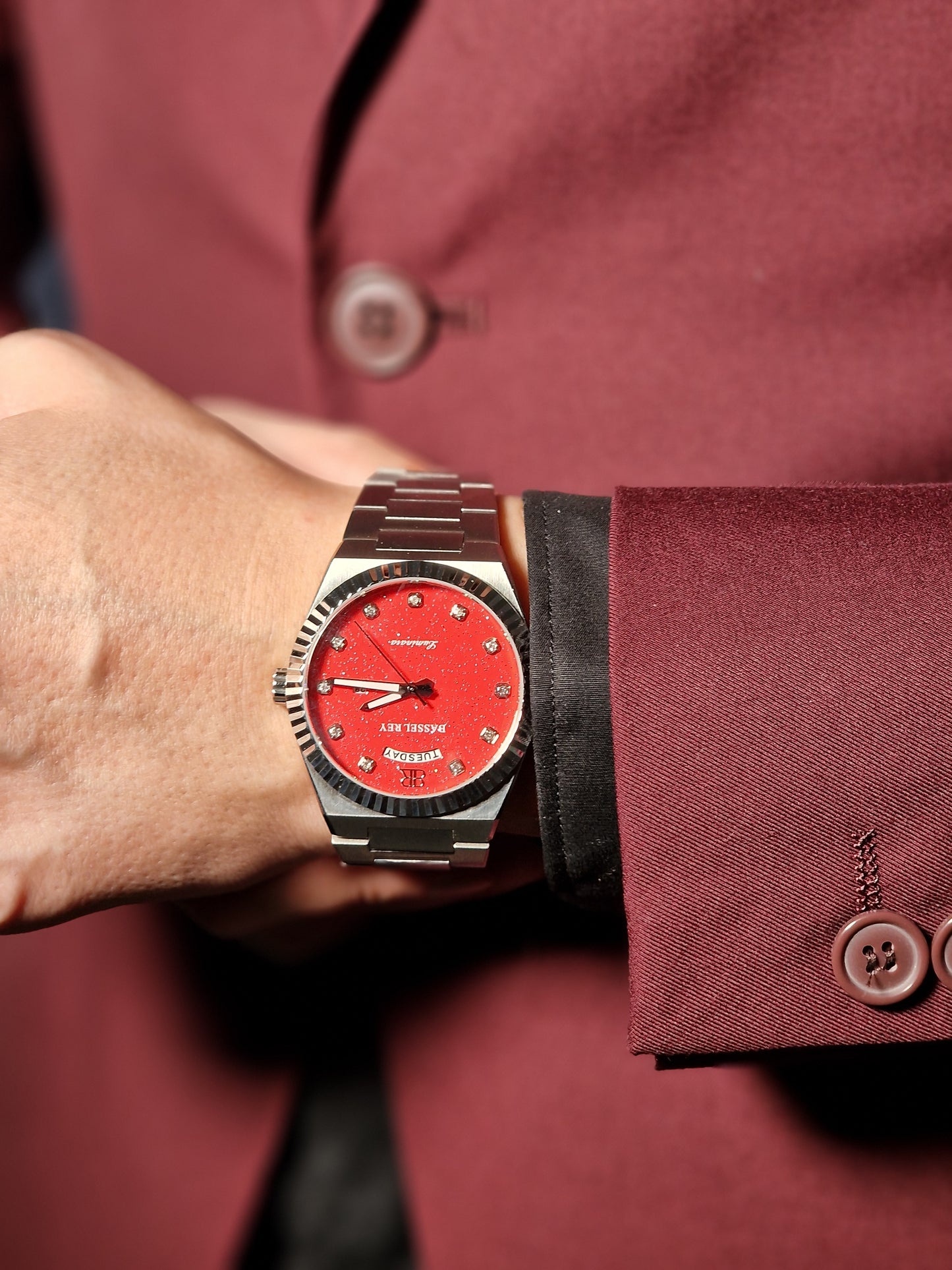 Luminara Day Date - Red